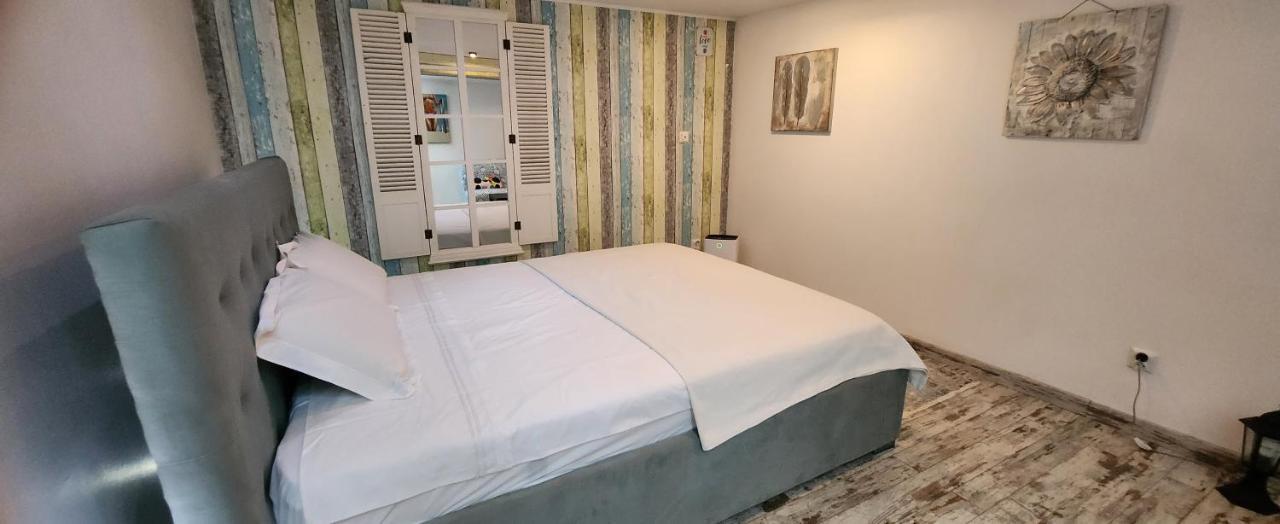Morii Lake Pool Villa Bucureşti Exterior foto